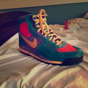 Men’s Vintage Nike’s. Size 9.5